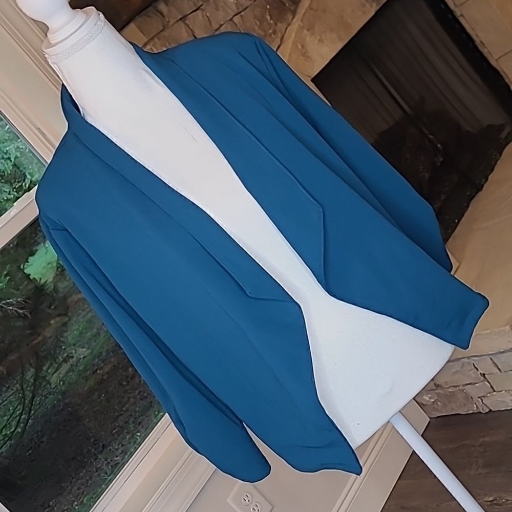 VKY&CO sz M jacket/ shrug